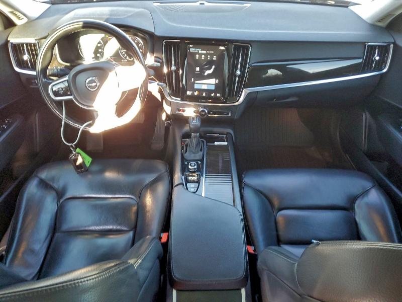 Фото 8 - VOLVO S90