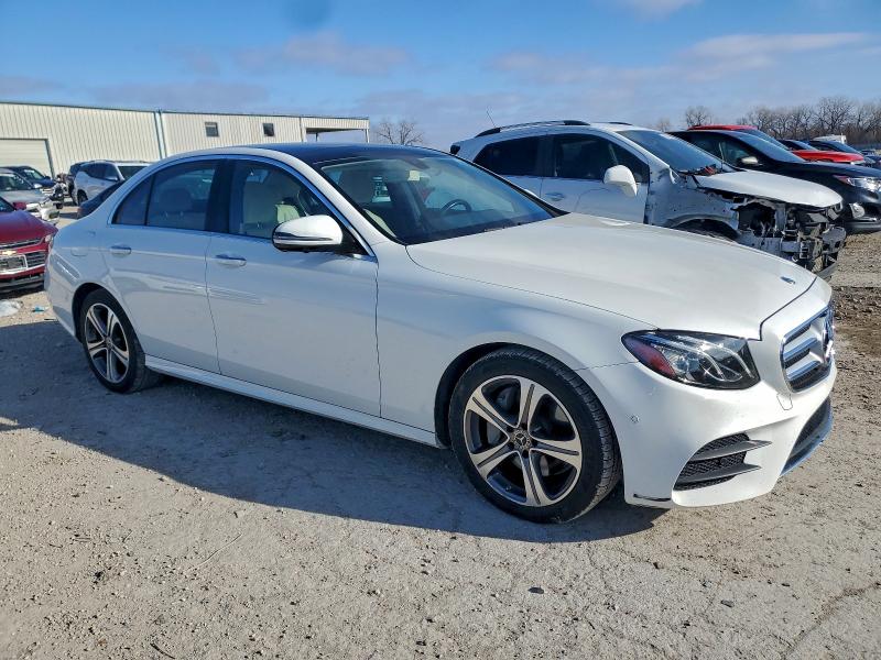 Фото 4 - MERCEDES-BENZ E-CLASS