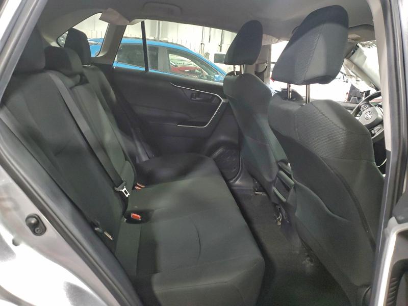 Фото 11 - TOYOTA RAV4