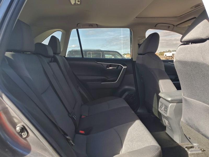 Фото 11 - TOYOTA RAV4