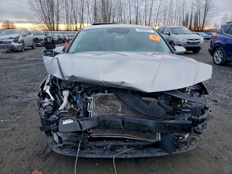 Фото 5 - HYUNDAI ELANTRA