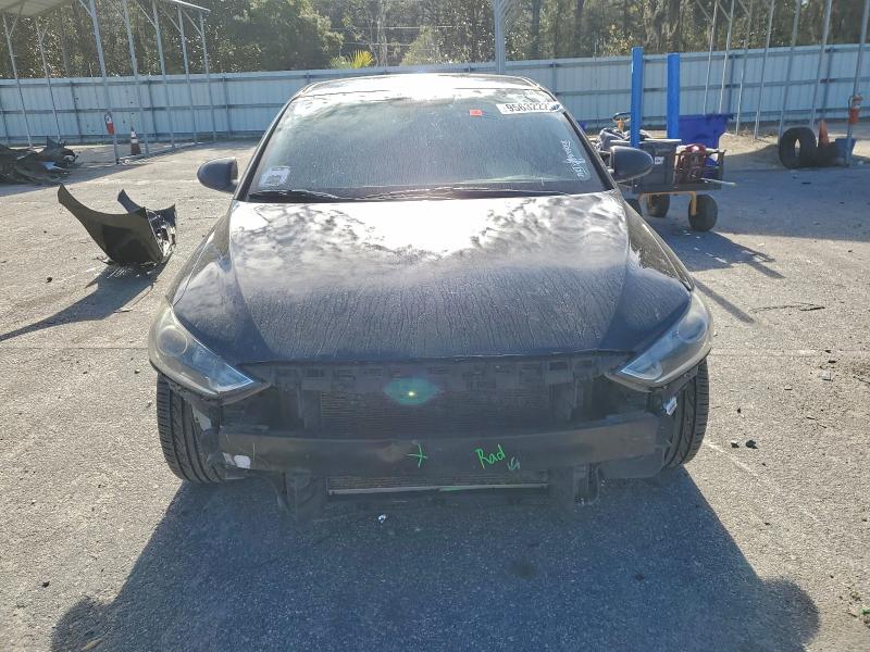 Фото 5 - HYUNDAI ELANTRA