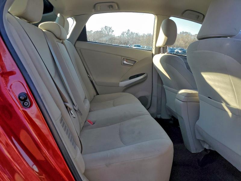 Фото 10 - TOYOTA PRIUS