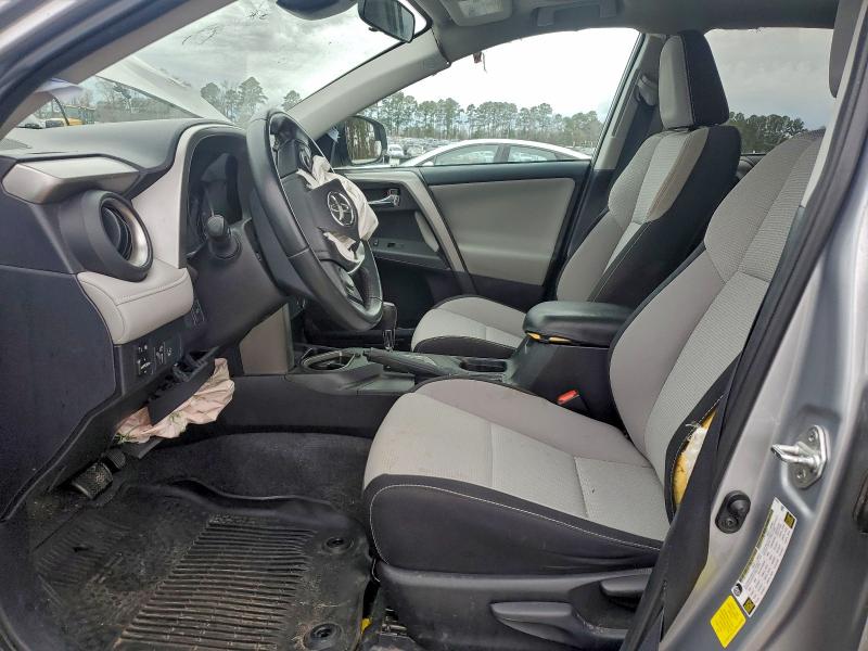 Фото 7 - TOYOTA RAV4