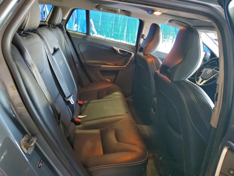 Фото 10 - VOLVO V60