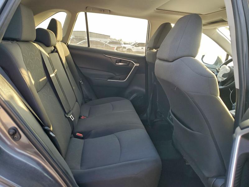 Фото 11 - TOYOTA RAV4