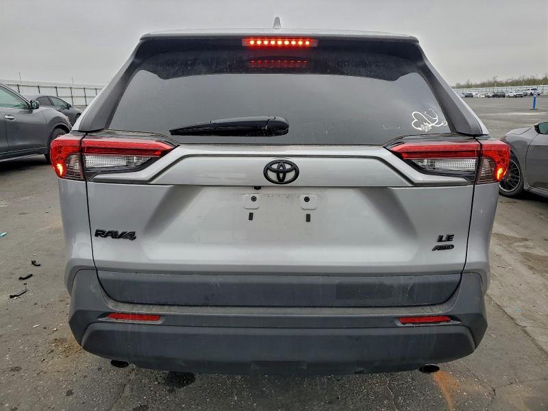 Фото 6 - TOYOTA RAV4