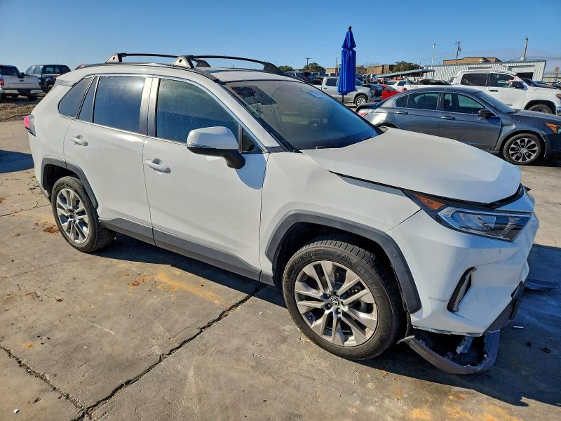 Фото 4 - TOYOTA RAV4