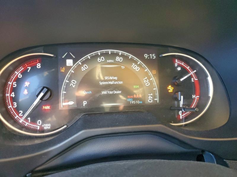 Фото 9 - TOYOTA RAV4