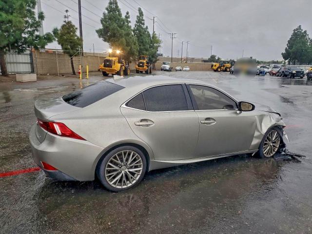 Фото 3 - LEXUS IS