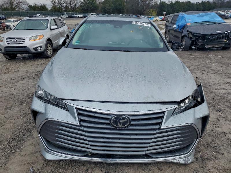 Фото 5 - TOYOTA AVALON