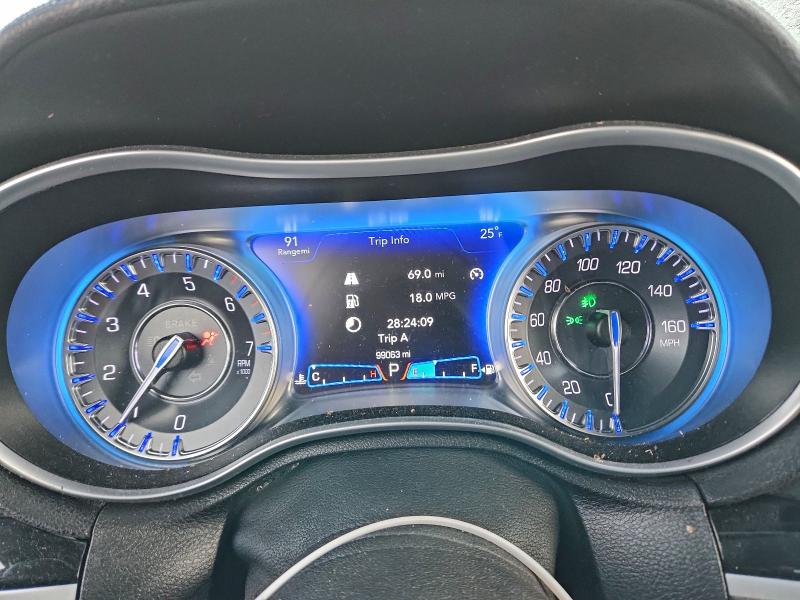 Фото 9 - CHRYSLER 300