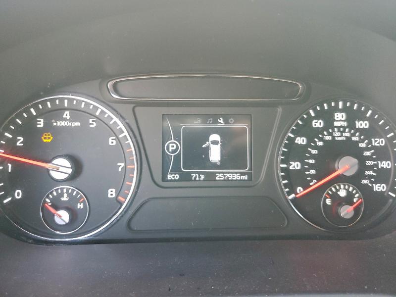 Фото 9 - KIA SORENTO