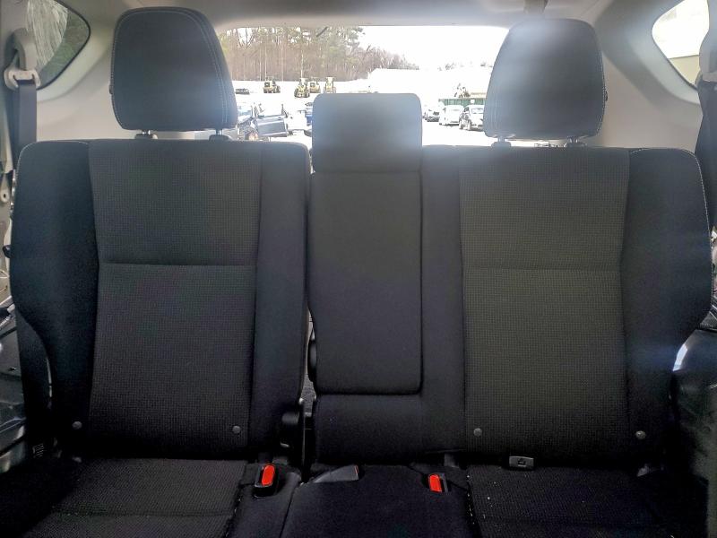 Фото 10 - TOYOTA RAV4