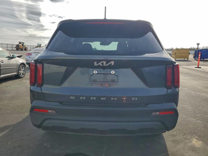 Фото 6 - KIA SORENTO