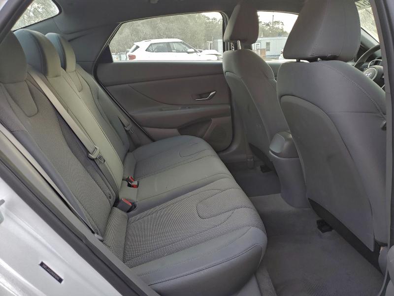 Фото 10 - HYUNDAI ELANTRA