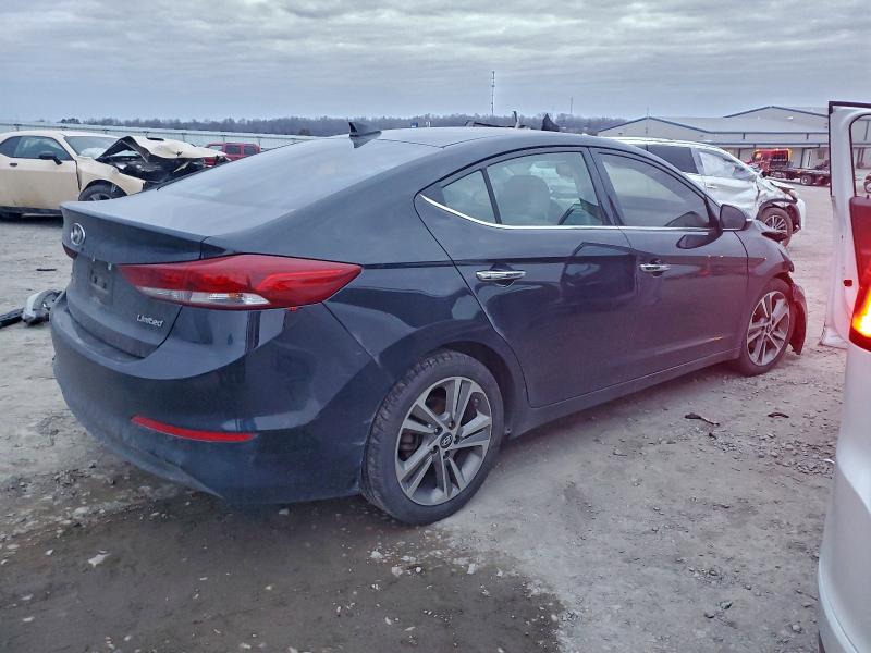 Фото 3 - HYUNDAI ELANTRA