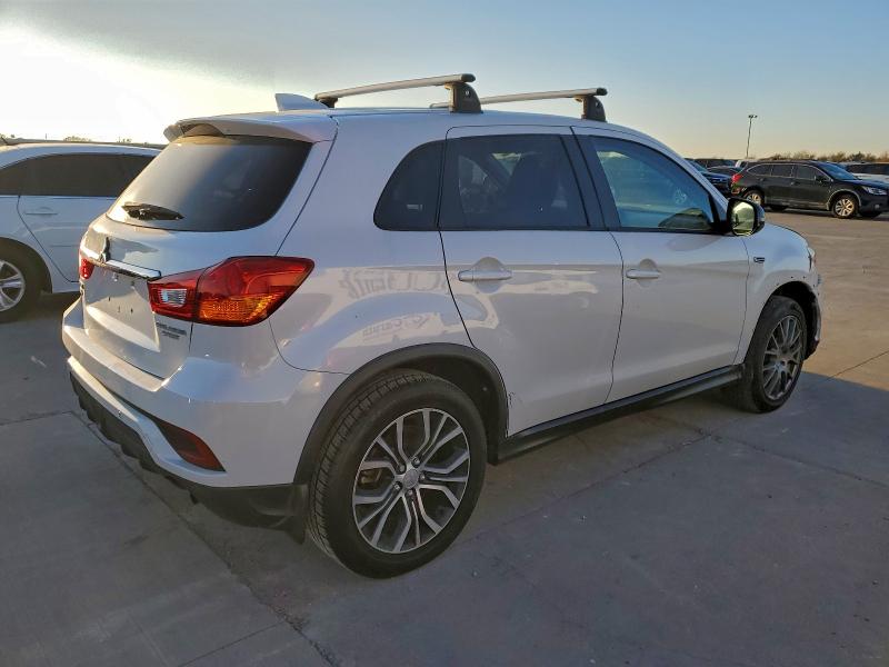 Фото 3 - MITSUBISHI OUTLANDER