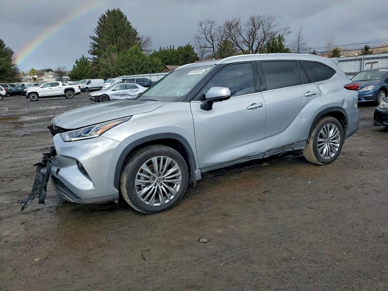 Фото 1 - TOYOTA HIGHLANDER