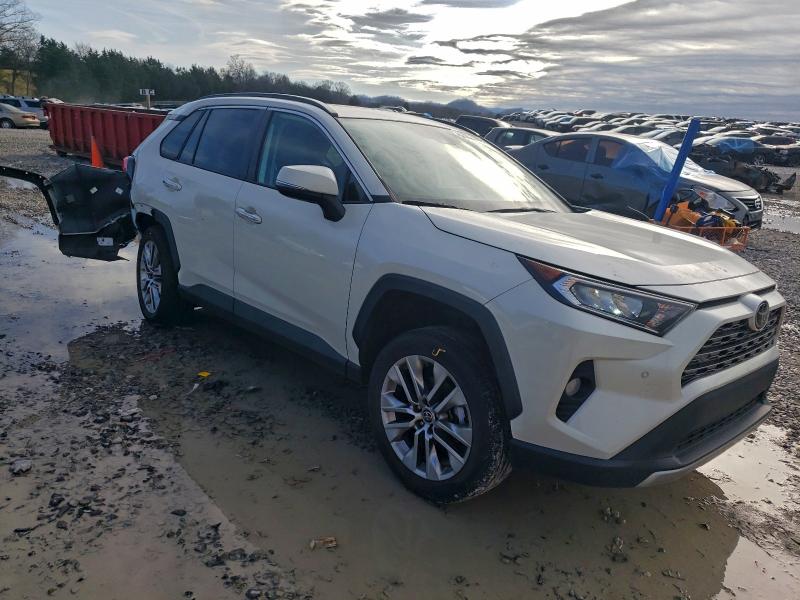 Фото 4 - TOYOTA RAV4