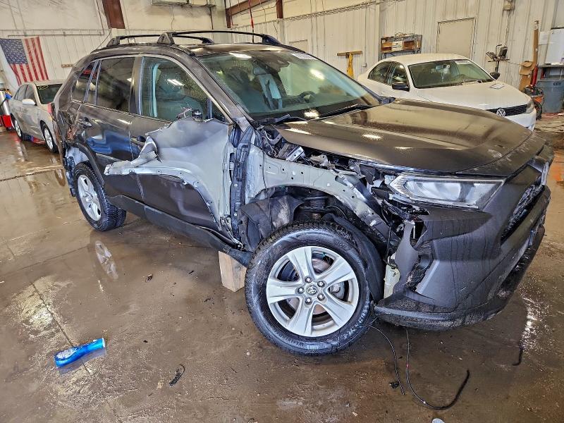 Фото 4 - TOYOTA RAV4