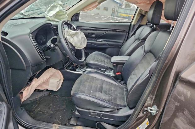 Фото 7 - MITSUBISHI OUTLANDER