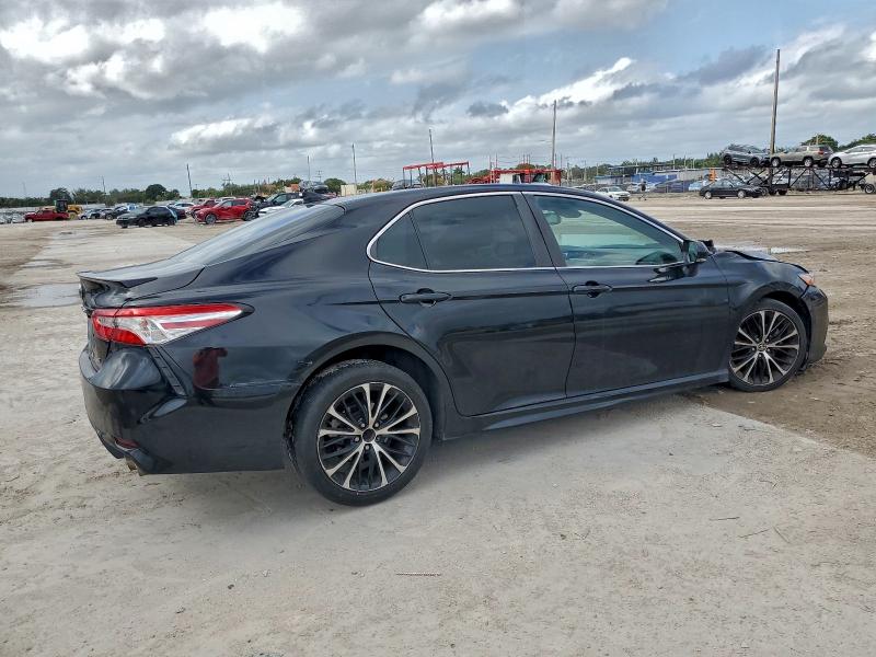 Фото 3 - TOYOTA CAMRY