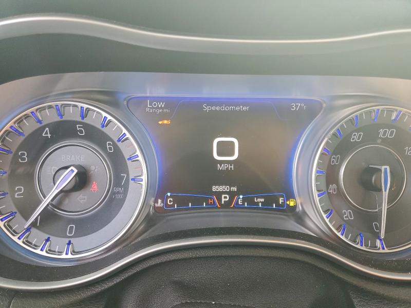 Фото 9 - CHRYSLER 300