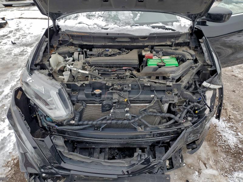 Фото 11 - NISSAN ROGUE