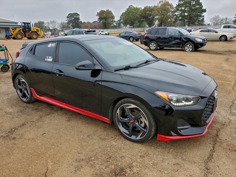 Фото 4 - HYUNDAI VELOSTER