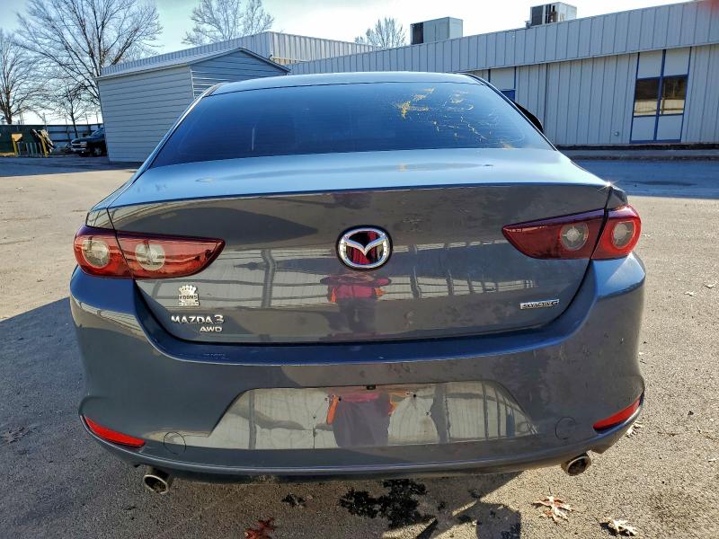 Фото 6 - MAZDA 3