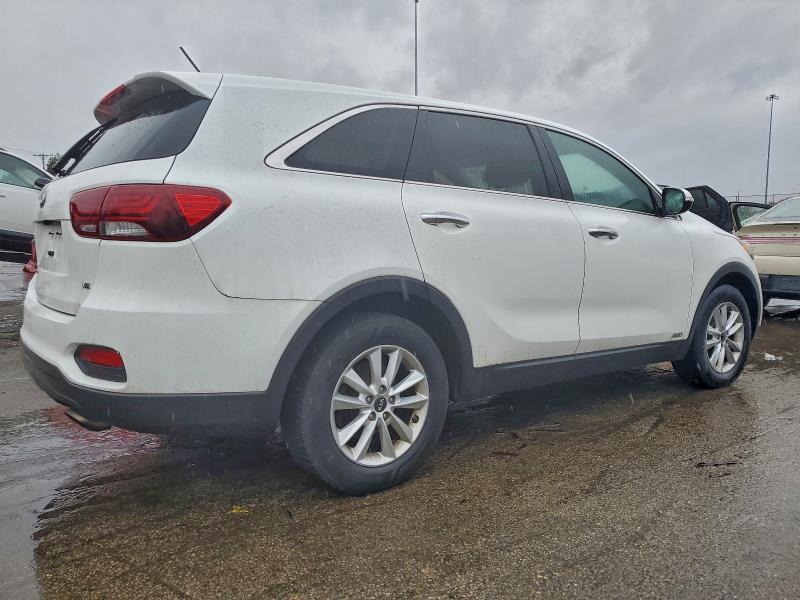 Фото 3 - KIA SORENTO