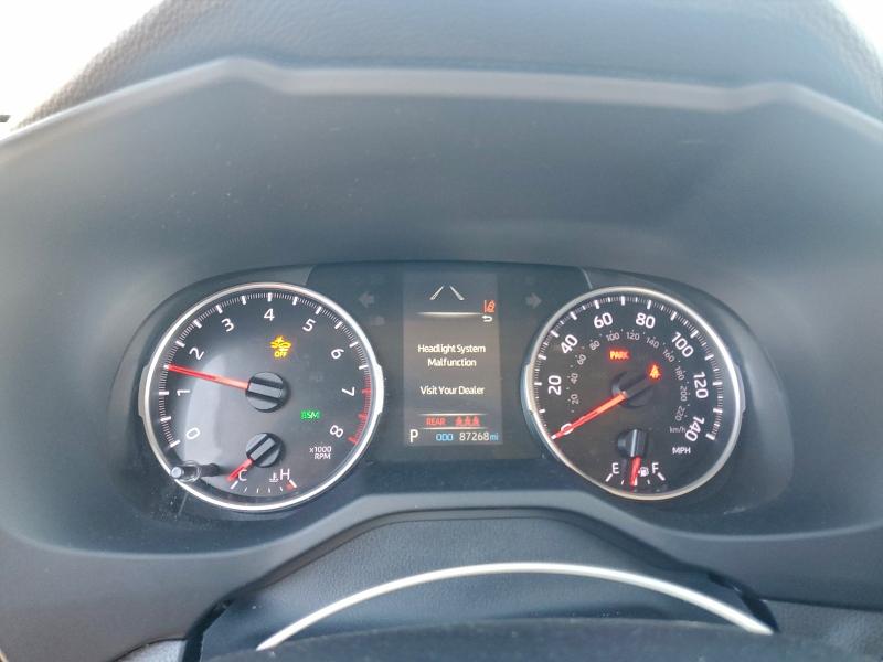 Фото 9 - TOYOTA RAV4