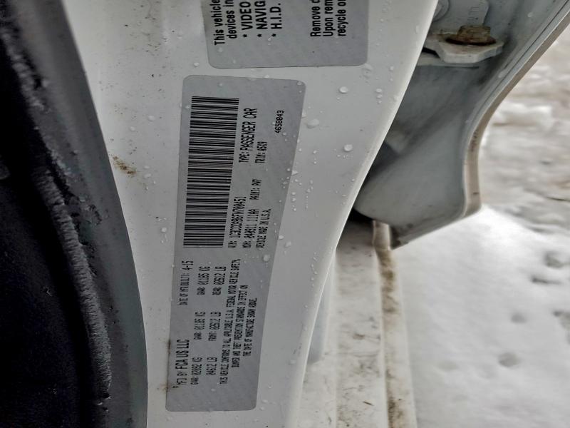 Фото 12 - CHRYSLER 200