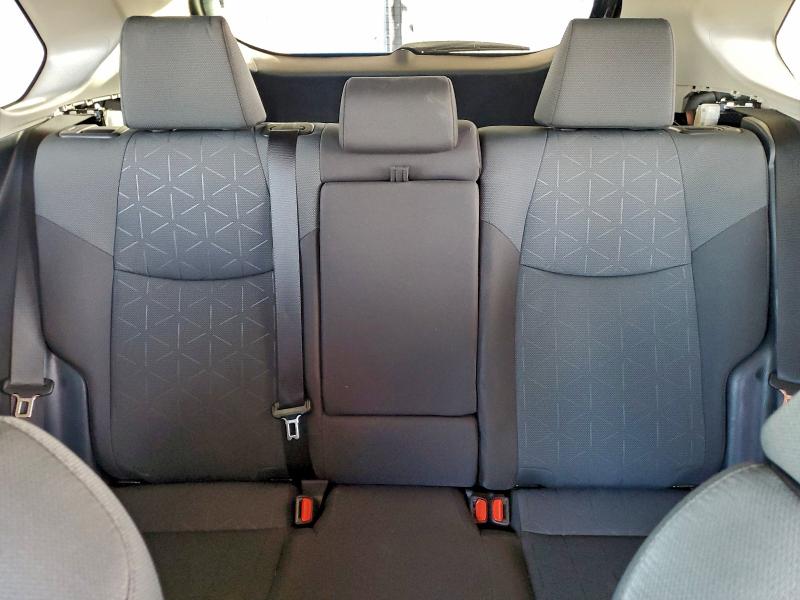 Фото 10 - TOYOTA RAV4