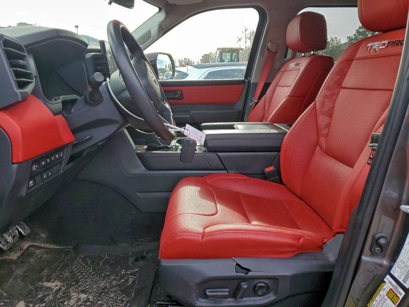 Фото 7 - TOYOTA TUNDRA