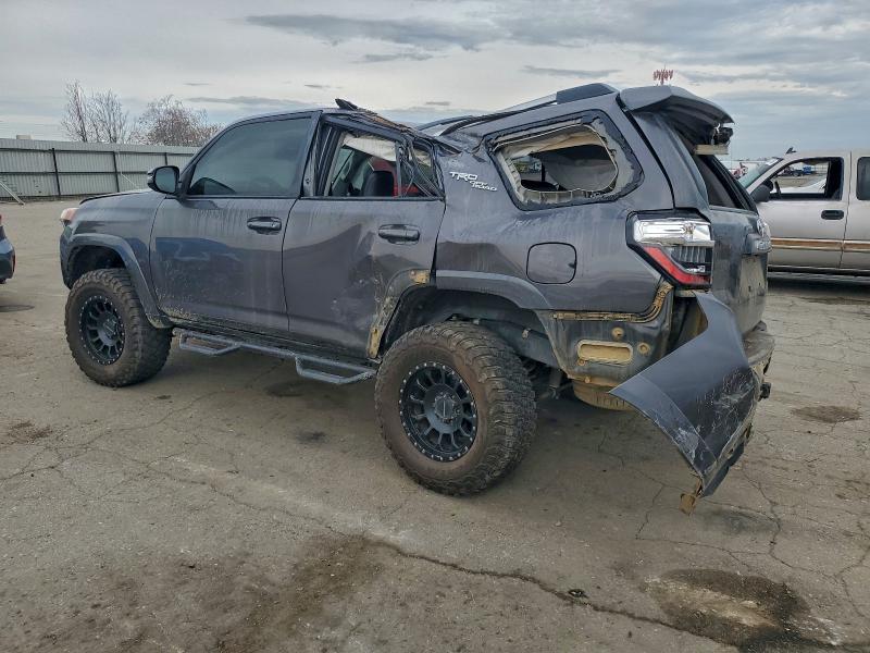 Фото 2 - TOYOTA 4RUNNER