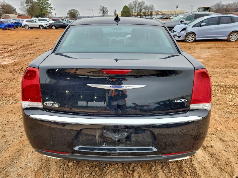 Фото 6 - CHRYSLER 300