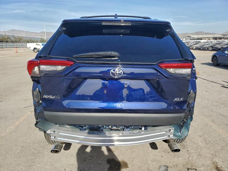 Фото 6 - TOYOTA RAV4