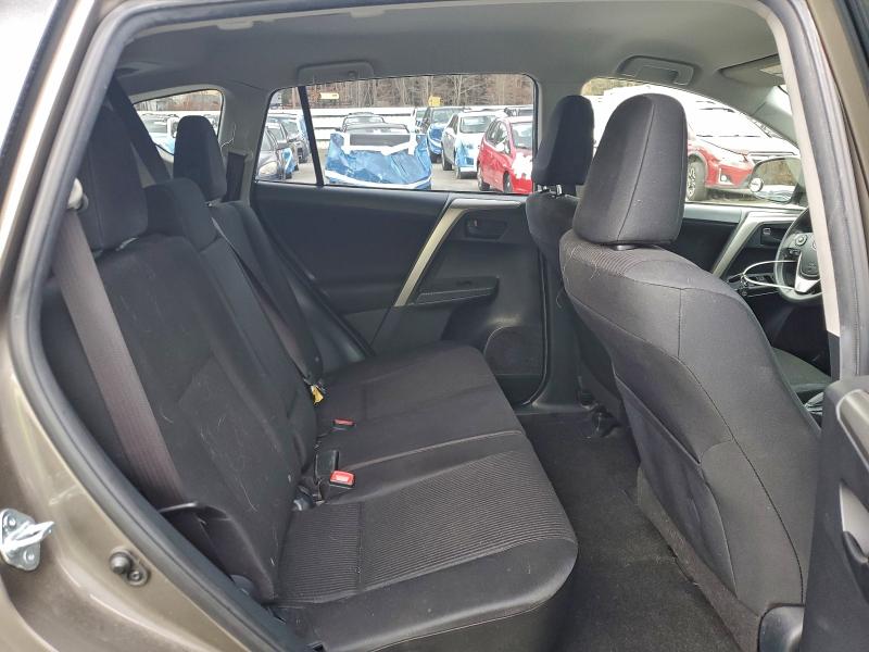 Фото 10 - TOYOTA RAV4