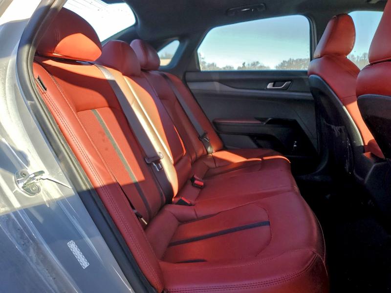 Фото 10 - KIA K5