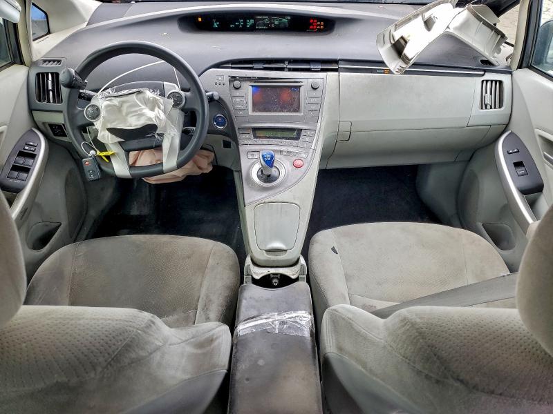 Фото 8 - TOYOTA PRIUS