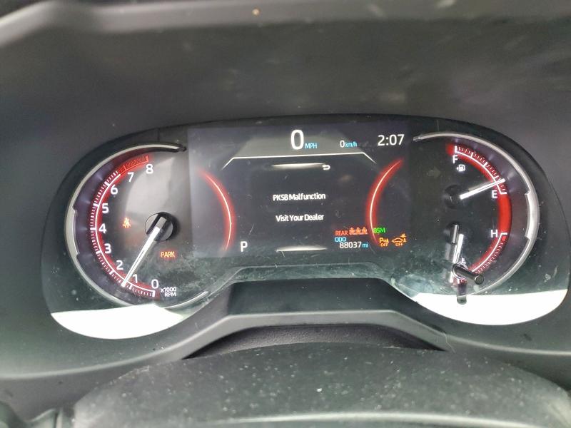 Фото 9 - TOYOTA RAV4