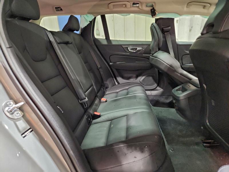 Фото 10 - VOLVO V60