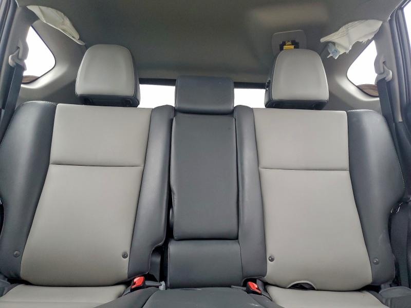 Фото 10 - TOYOTA RAV4