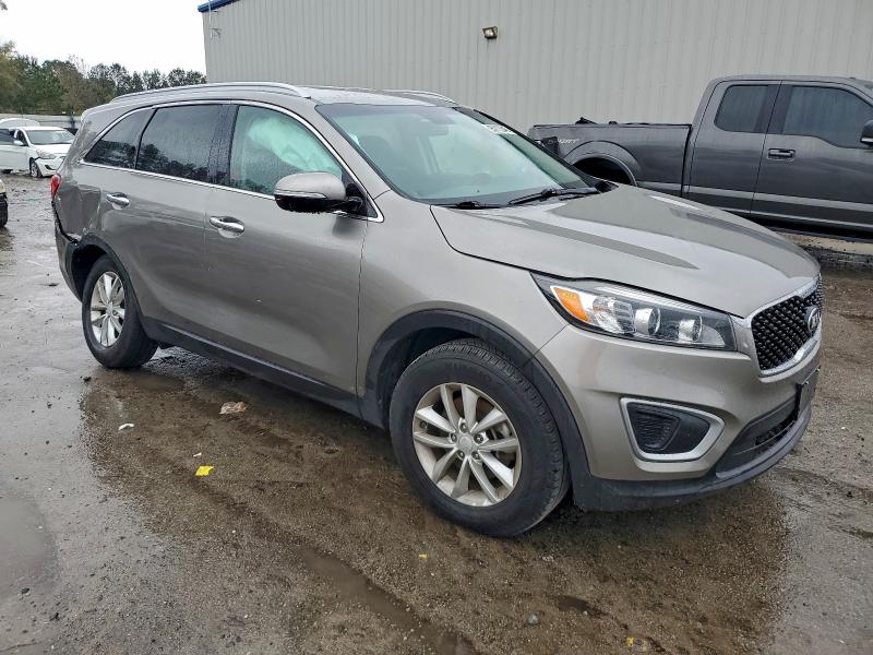 Фото 4 - KIA SORENTO