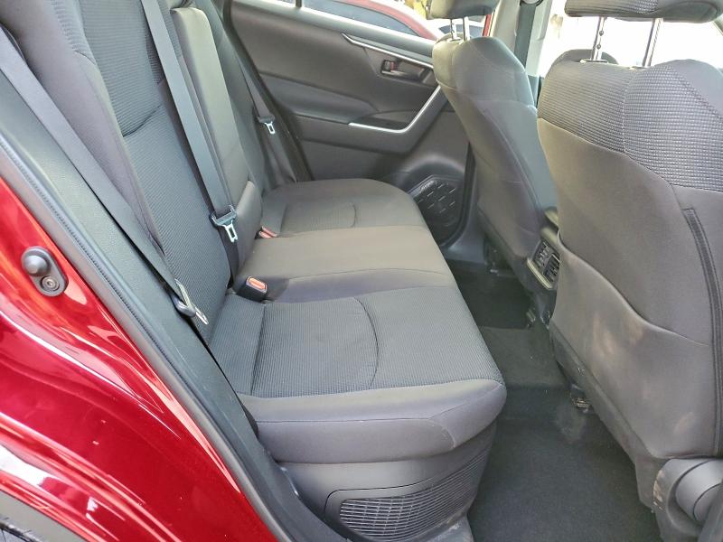 Фото 11 - TOYOTA RAV4