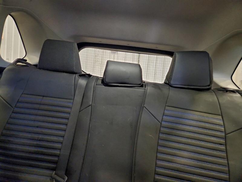 Фото 10 - TOYOTA RAV4