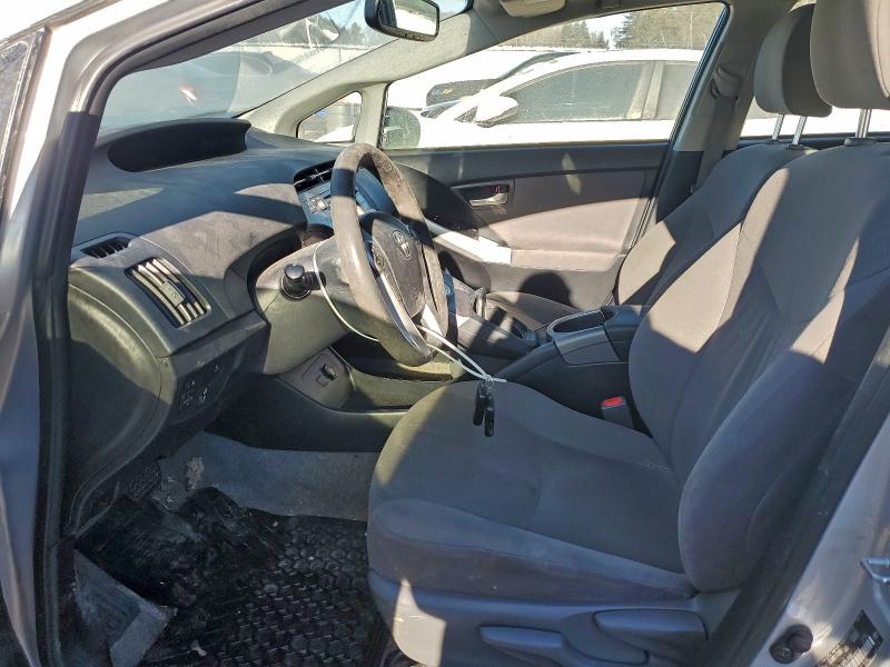 Фото 7 - TOYOTA PRIUS