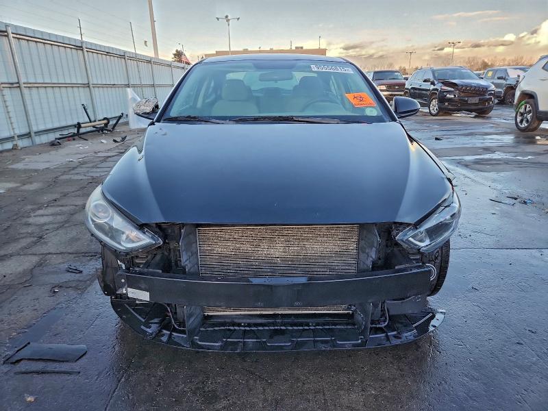 Фото 5 - HYUNDAI ELANTRA